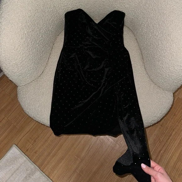 Nookie black velvet mini dress - Picture 1 of 6